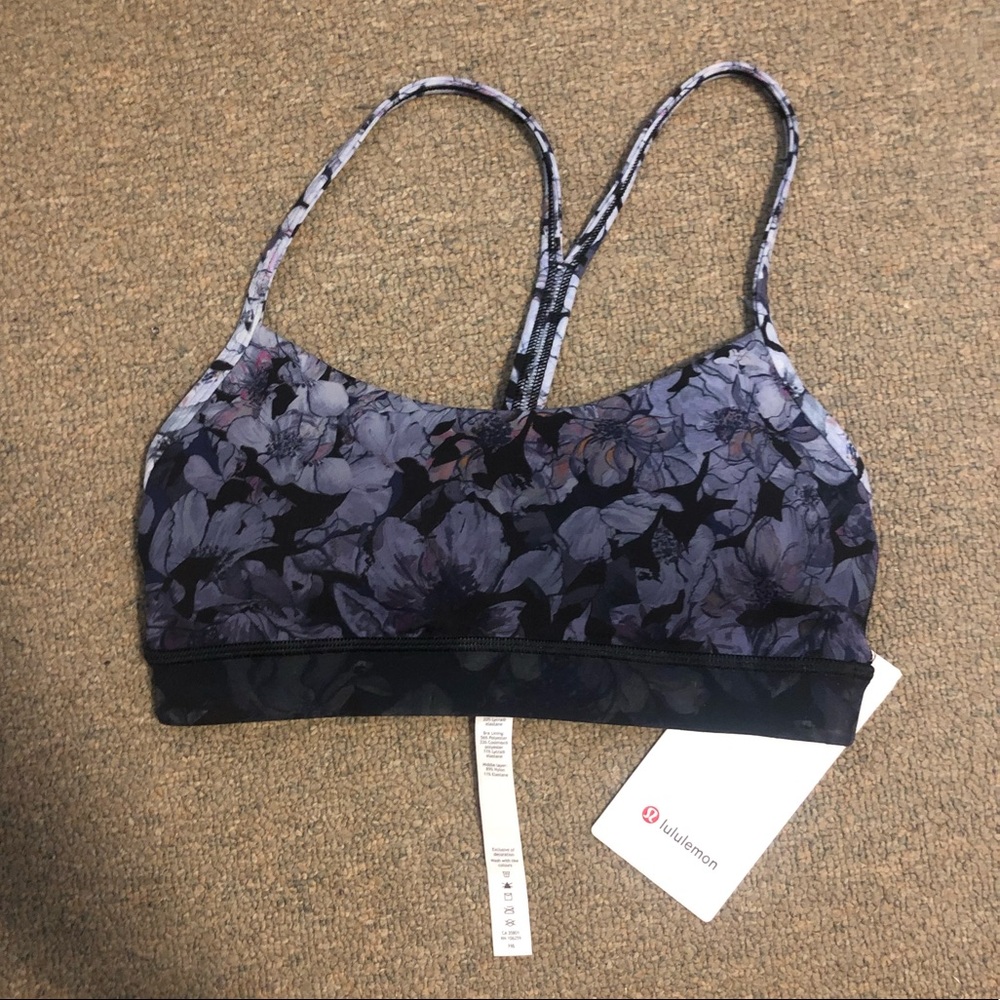 NEW NEVER WORN Lululemon Flow Y Bra *Nulu Size 4